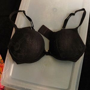 38D Victoria Secret Bra